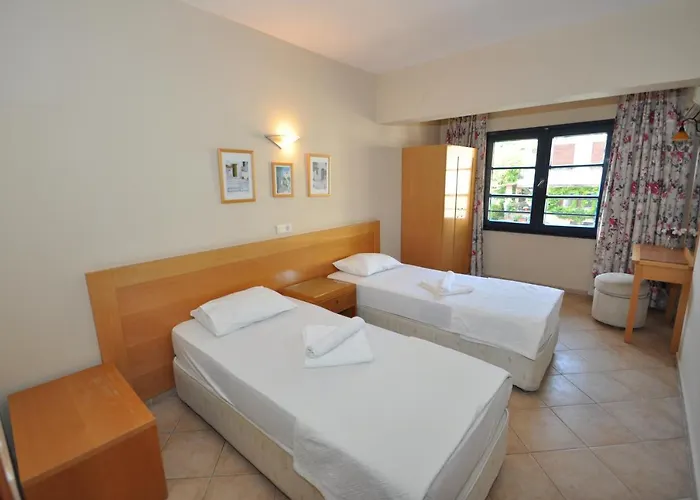 Sun Blue Apartahotel 3*