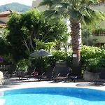 Sun Blue Aparthotel 3*